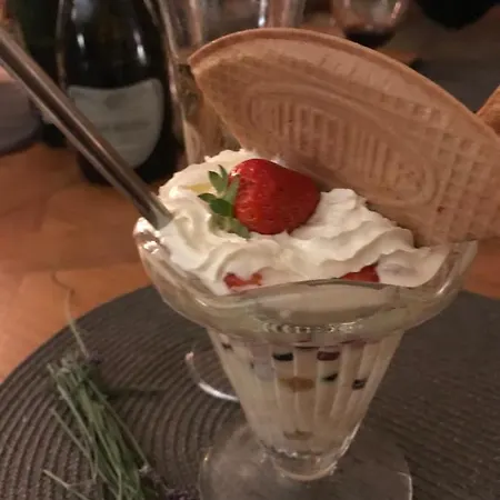 Le Peyrail Couette-café 3*