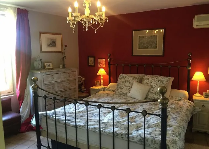 Bed & Breakfast Le Peyrail 3*